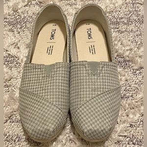 TOMS NWOB Womens 9 Baby Blue Mini Houndstooth Slip On Flat Comfort Shoes